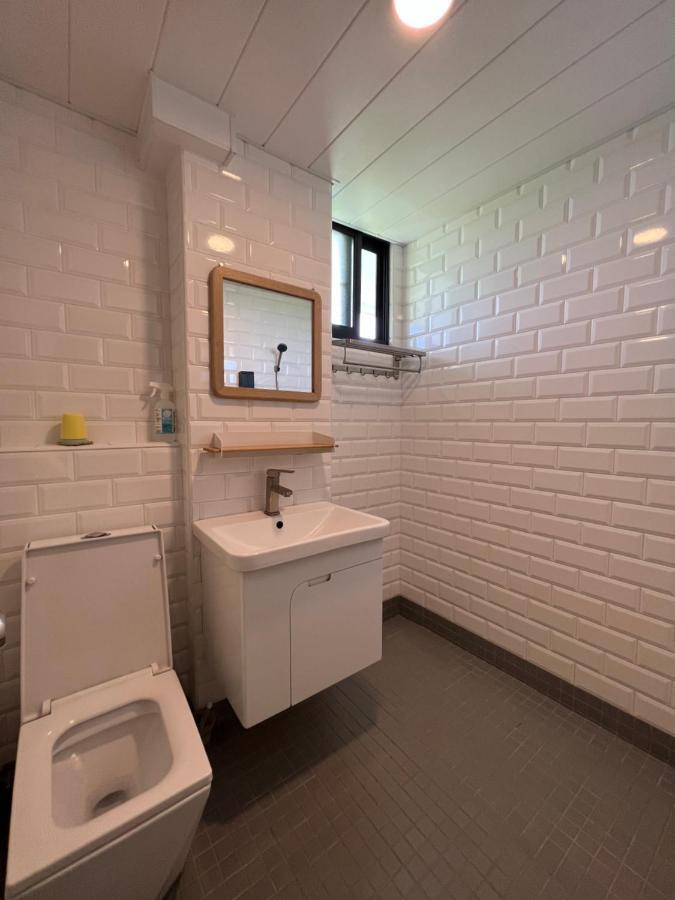 Back To Real Hostel Taitung Екстер'єр фото